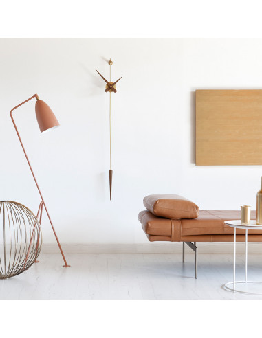 punto-y-coma-gold-n-nomon-wall-clock (1)